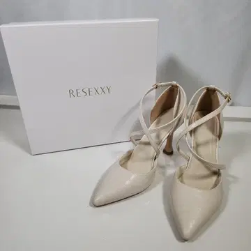 RESEXXY 크로스 힐 펌프스 아이보리 L 사이즈 (24.5cm)