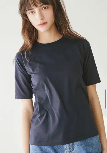 안티미테 네이비 티셔츠 티셔츠