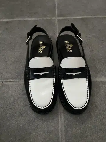Sebago 세바고 화이트 블랙 백 스트랩 로퍼