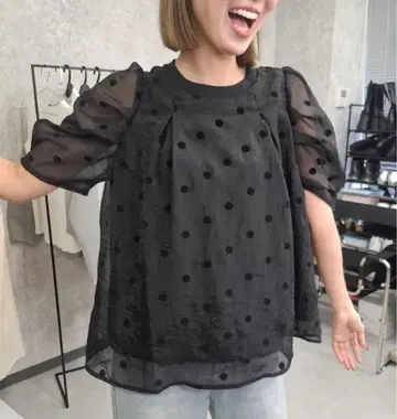 도트 무늬 시스루 상의