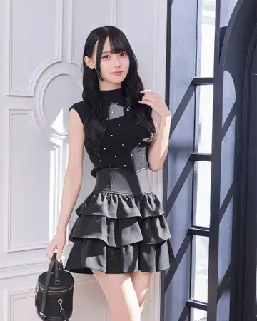 미셸 마카롱 F 프릴 슬림 레그 스커트 블랙