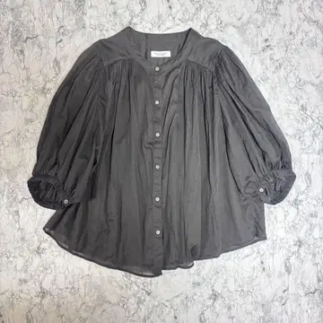 유나이티드 애로우즈 B&Y 개더 노카라 탑스 블라우스 새상품급