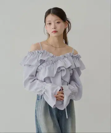 Chico 2way 크로스 프릴 디자인 블라우스