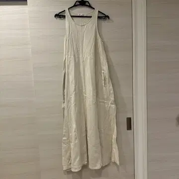 MOUSSY 슬리브리스 롱 원피스 아이보리