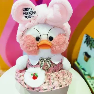 핑크 드레스 화이트 컬러 빵빵짱