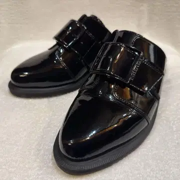 미사용급 레어 Dr.Martens 에나멜 뮬 BLACK 벨트