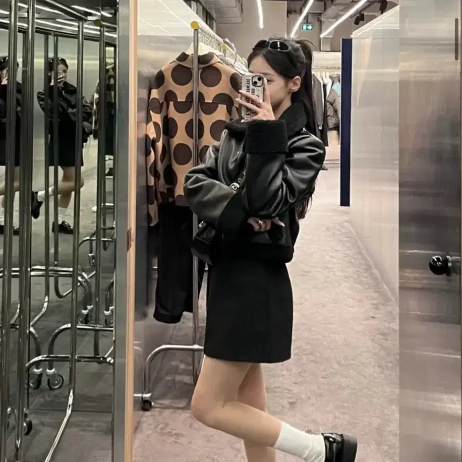 Bohemian Seoul high neck short mustang in black #보헴서