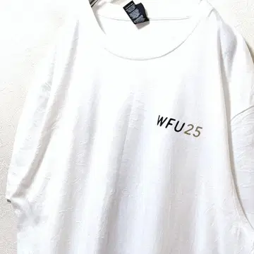 디스트릭트 WFU25 로고 티셔츠 화이트 화이트 XL 구제 의류