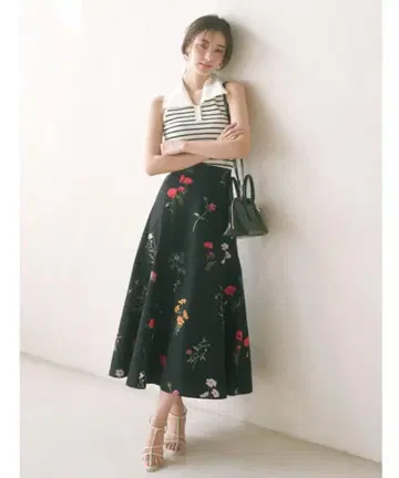 SNIDEL 플레어 프린트 스커트 꽃무늬