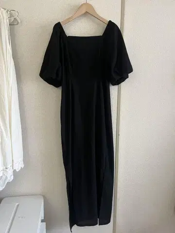 블랙 롱 원피스 스퀘어 넥