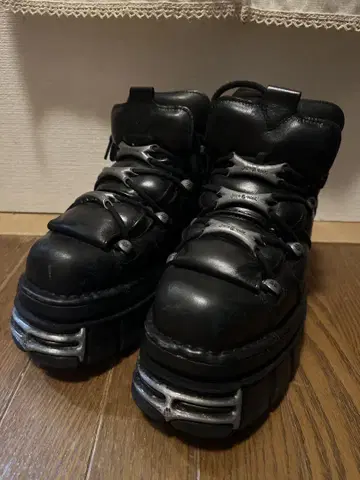 NEW ROCK 뉴 락 블랙 부츠 통굽