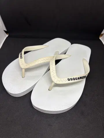 DSQUARED2 화이트 비치 샌들