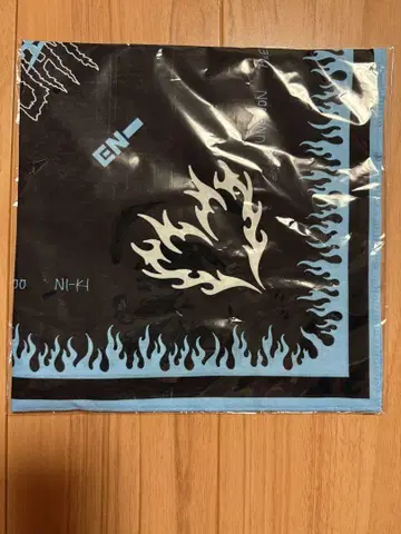 WALK THE LINE 반다나 ENHYPEN