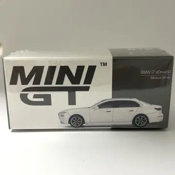 MINI GT BMW i7 xDrive