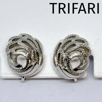 TRIFARI 트리파리 실버 트위스트 디자인 귀찌