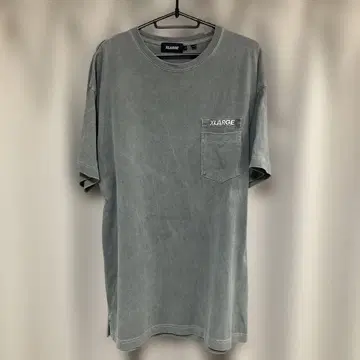 XLARGE 그레이 티셔츠 포켓 부착