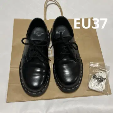 닥터마틴 3홀 화이트 스티치