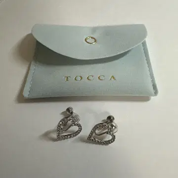 TOCCA 하트 모양 귀찌 유리