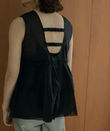 anuke Sheer Peplum Tops 상의 블라우스