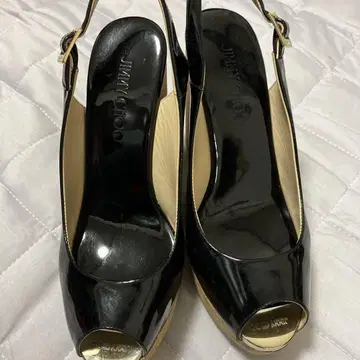 JIMMY CHOO 블랙 오픈토 샌들