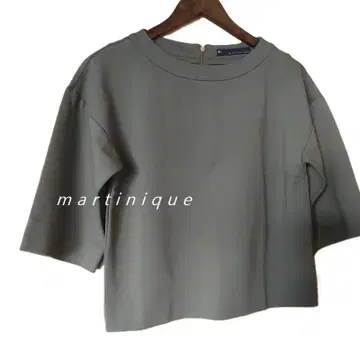 martinique 올리브색 크롭 길이 상의