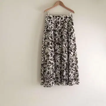 DRESSTERIOR 드레스테리아 플라워 프린트 턱 맥시 스커트 36