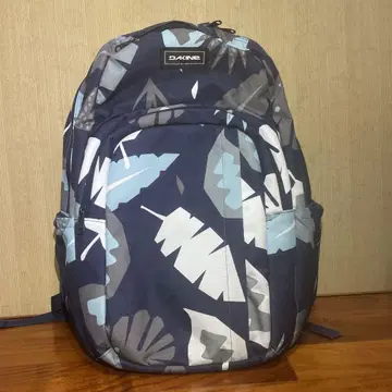 DAKINE 잎사귀 패턴 백팩