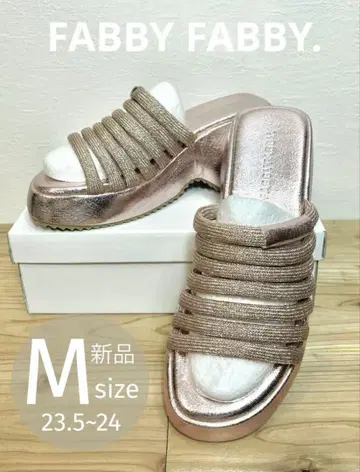 새상품 FABBY FABBY. 통굽 메탈릭 7 벨트 샌들 M 사이즈