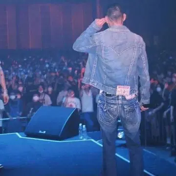 TRUE RELIGION JOEY BIG T 플레어 데님 화이트 스티치