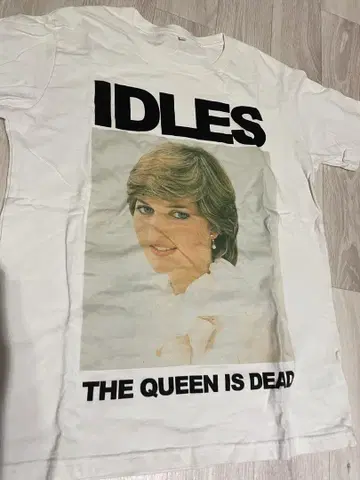 IDLES 다이애나 디자인 티셔츠 L 사이즈