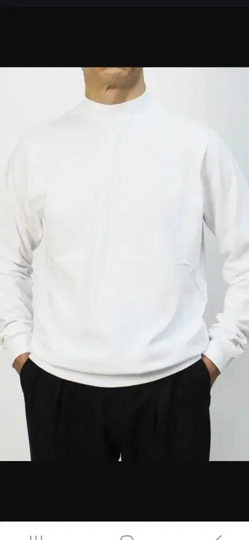 안티치 모크넥 롱T 화이트 44 사이즈