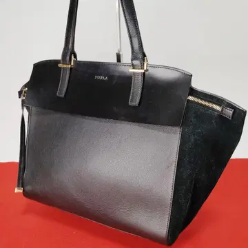 훌라 FURLA A4 가능 새상품급 토트백 가죽 스웨이드 주름 가죽 블랙