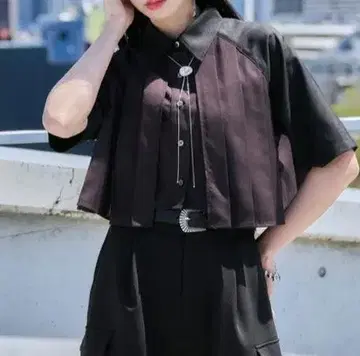 HARE 플리츠 숏 셔츠 버건디 새상품급 하레 레어 컬러