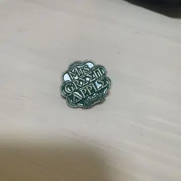 Mrs. Green Apple 핀 배지