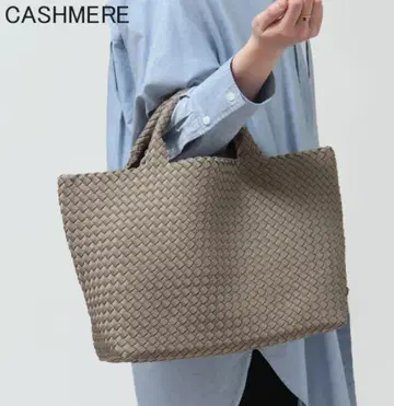 NAGHEDI CASHMERE Medium