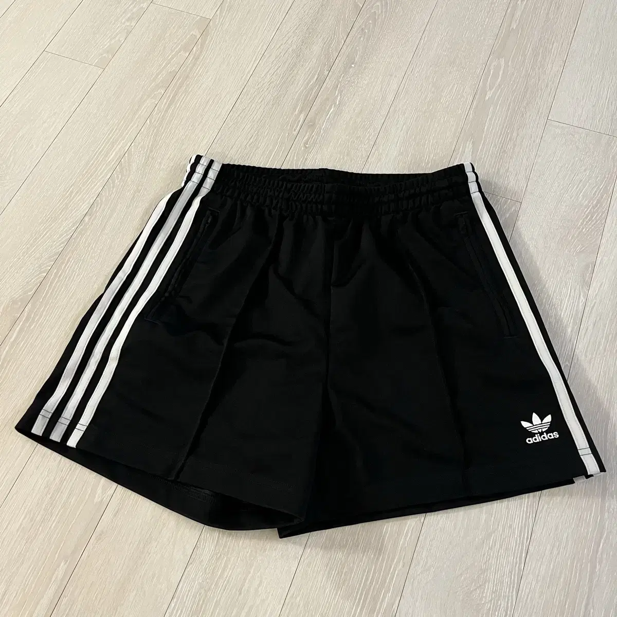 【ADIDAS】Firebird Short Pants - NightIndigo / JW5045 Firebird Shorts - Blue | adidas Hong Kong