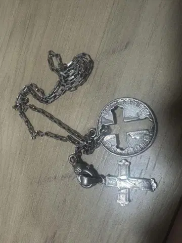 돌체앤가파나 목걸이 크로스