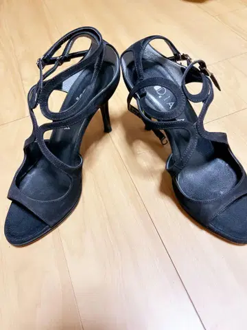 Diana 블랙 하이힐 샌들