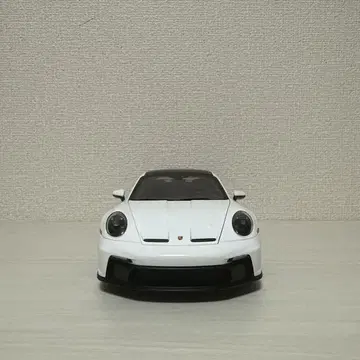 노레브 1/18 포르쉐 992 GT3