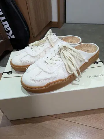 FOOT INDUSTRY 화이트 스니커즈 샌들 풋 인더스트리