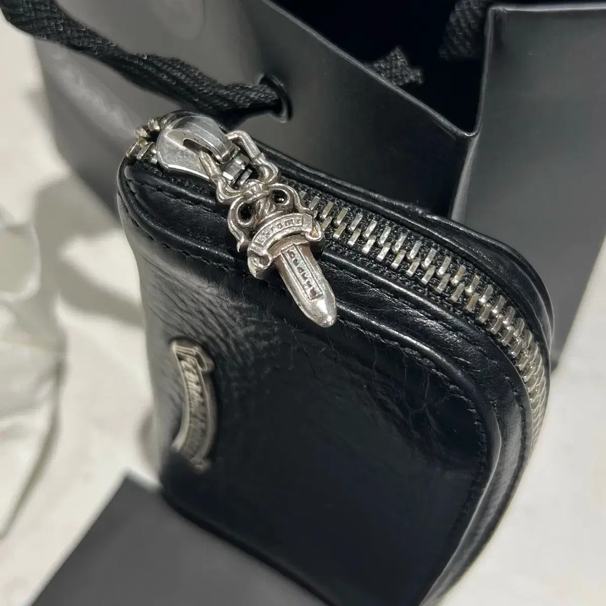 CHROME HEARTS | 크롬하츠 Chrome Hearts Dagger Coin Case Card Wallet #크롬하츠팔찌,# 크롬하츠대거,#크롬하츠타이니,#크롬하츠안경 on Bunjang Global Site.