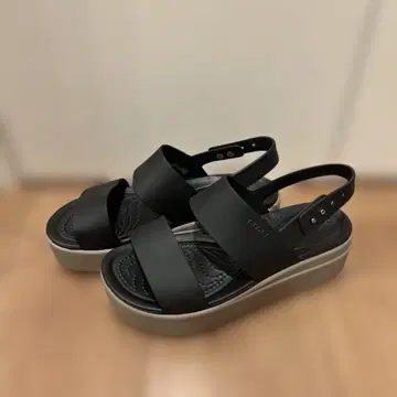 Crocs 블랙 플랫폼 샌들 W 6