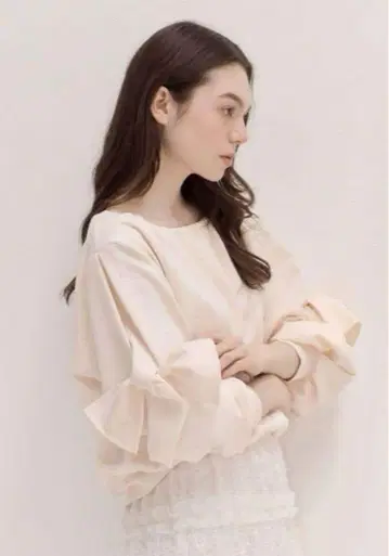 무게트 비주 리본 스웨트 아이보리