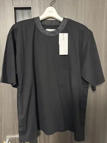 사카이 블랙 티셔츠