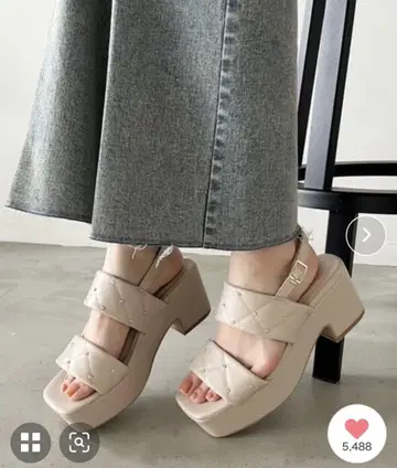 nice claup 비쥬 스터드 퀼팅 샌들