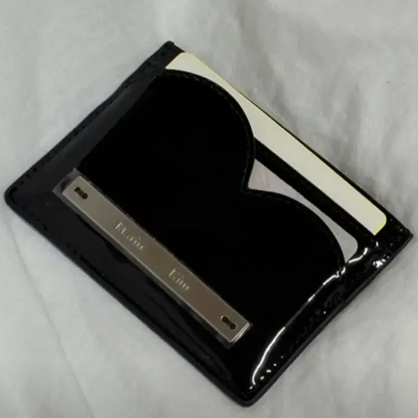 【Matin Kim】韓国人気★HEART CUT OUT CARD WALLET Matin Kim】ショッパー付☆HEART CUT OUT CARD WALLET Matin Kim