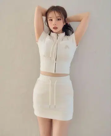 andmary Willow line mini skirt 아이보리