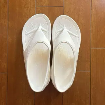 새상품 대만 샌들 발꿈치 있음