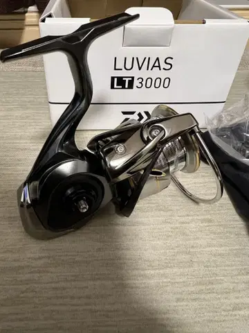 20LUVIAS LT3000 스피닝 릴 미사용품