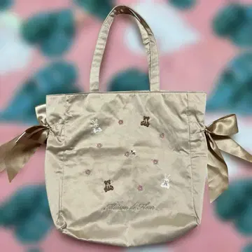 Maison de FLEUR 8주년 기념 곰 자수 리본 토트백